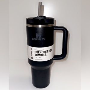 Stanley BLACK 40 oz H2O tumbler w/handle